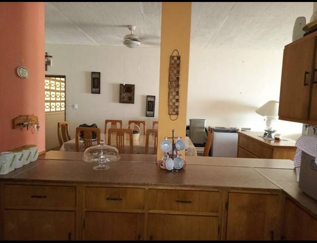 3 BEDROOM APARTMENT FOR SALE IN MARGATE BEACH